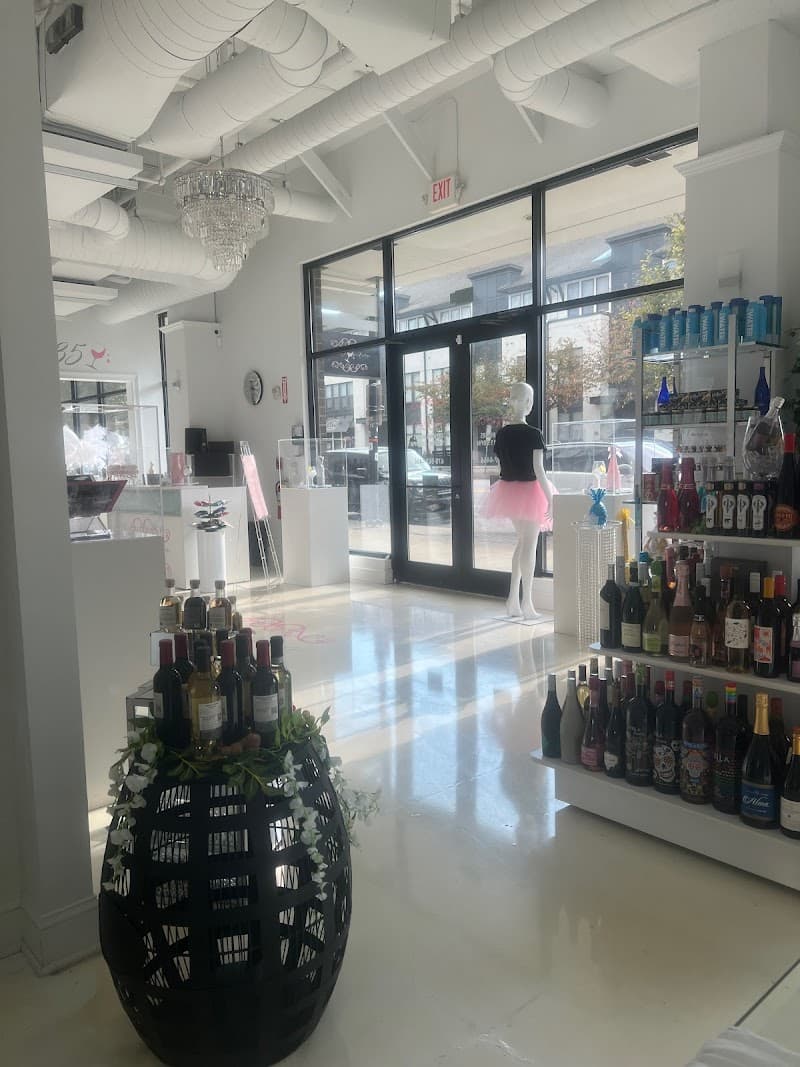 Pink and White Wine Boutique photo 4