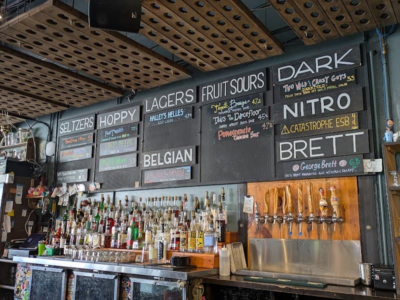 Twain's Brewpub & Billiards photo 4