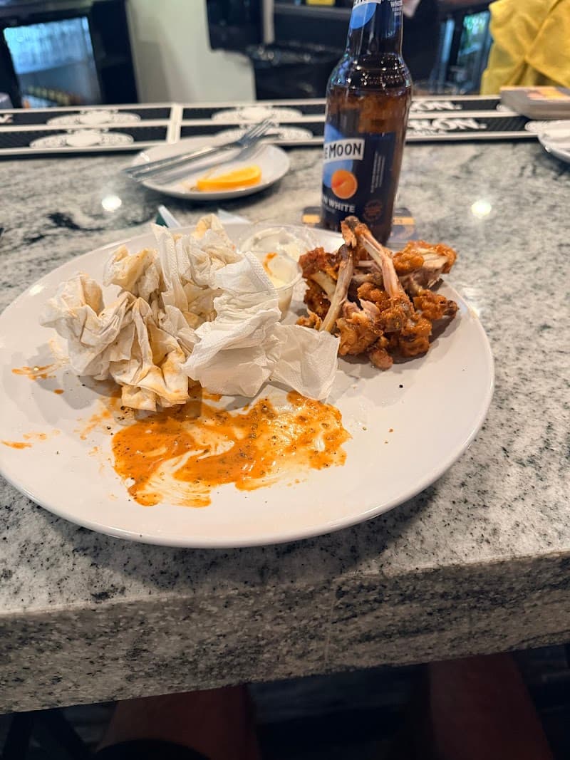 Dave's Sports Bar and Grill photo 3