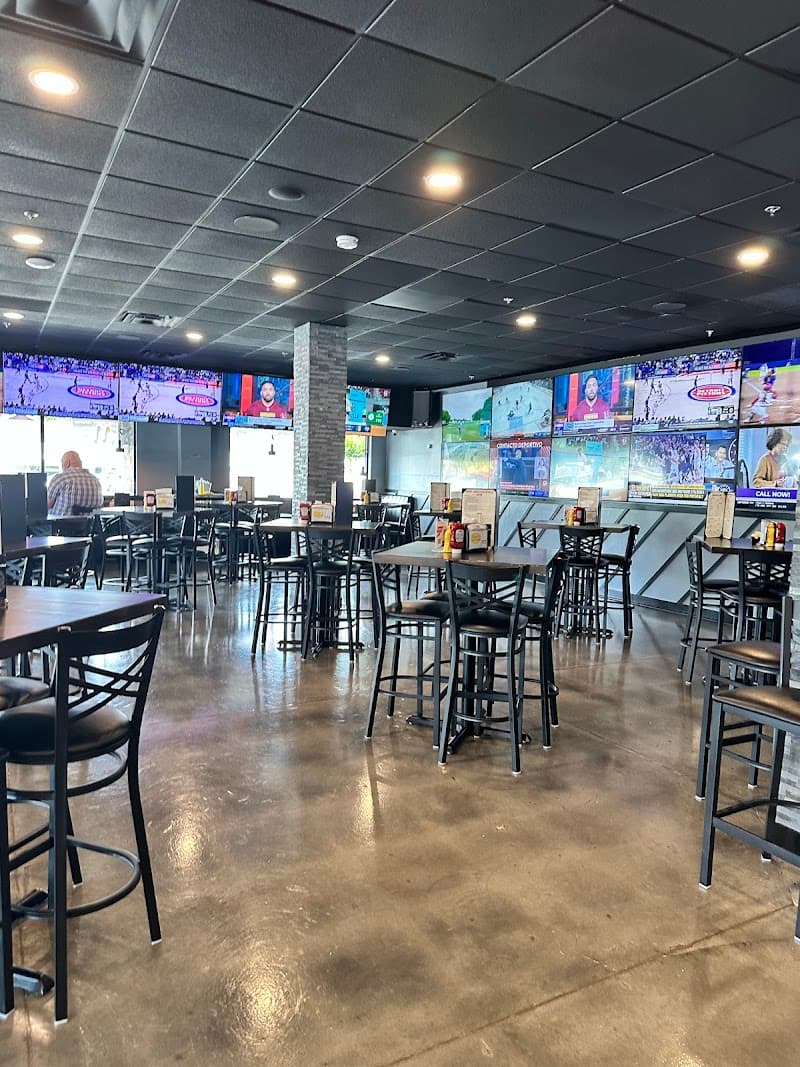 Dave's Sports Bar and Grill photo 4