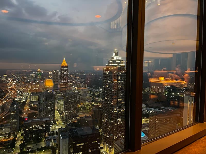 The Sun Dial Restaurant, Bar & View photo 4