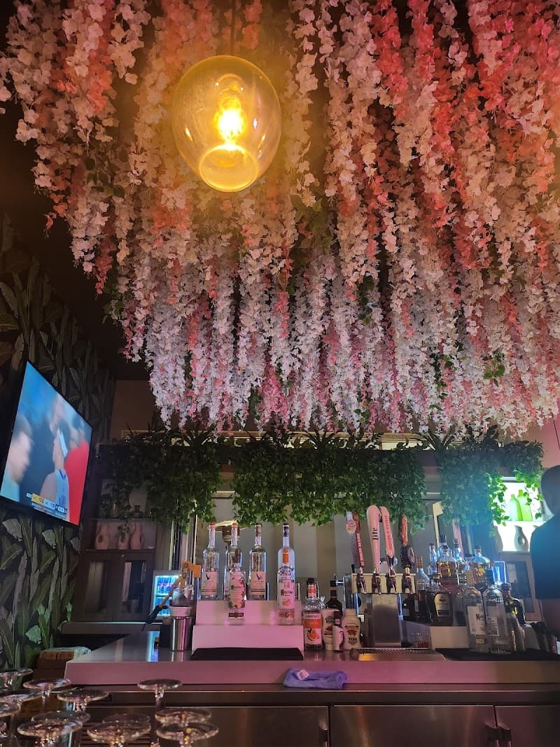 Secret Garden Bar photo 2