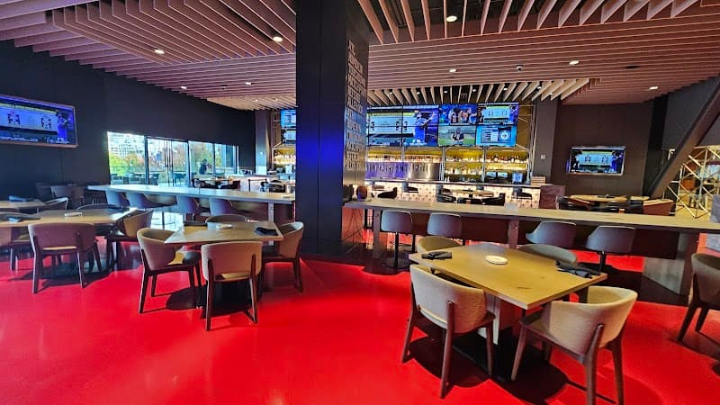 Top Draft Sports Lounge photo 3