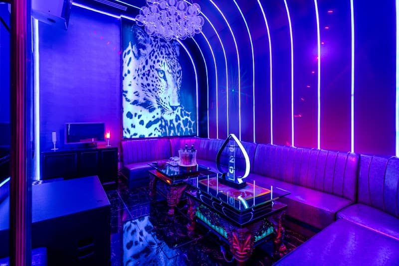 Sapphire Karaoke & Restaurant photo 3