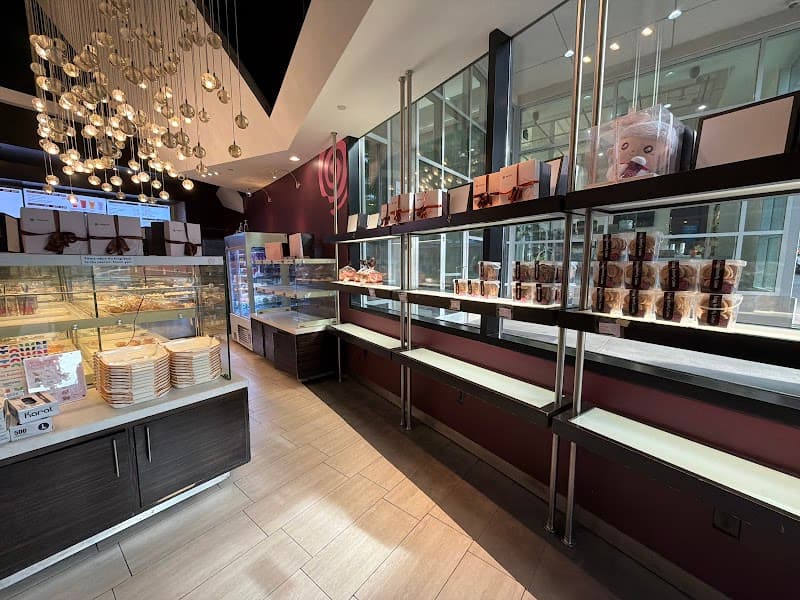 Sweet Hut Bakery & Cafe photo 2