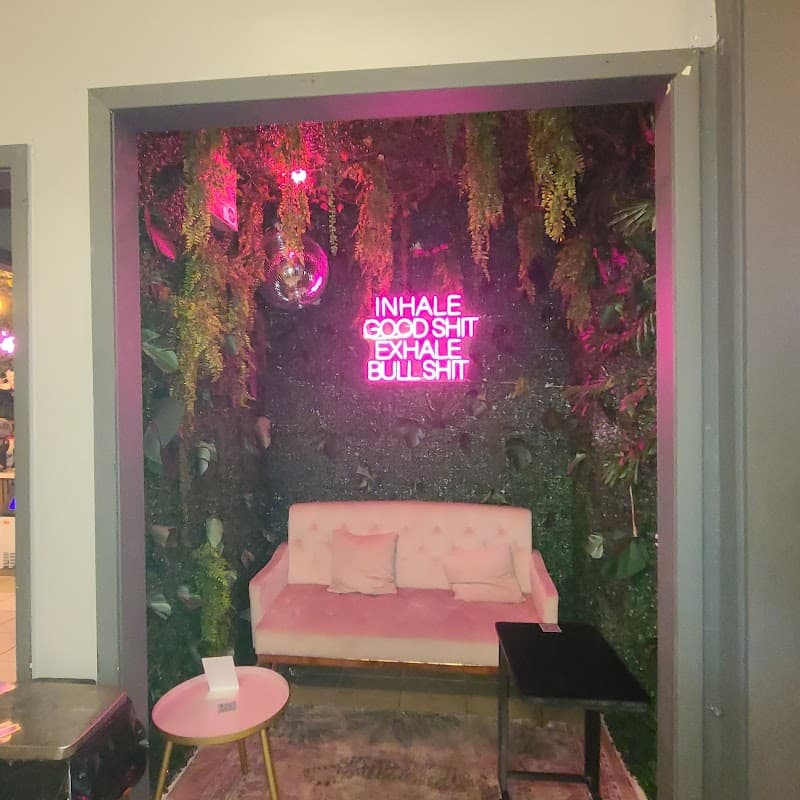 Aura Island Hookah Lounge & Cafe photo 4