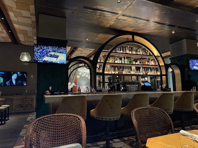 Three Arches Bar & Restaurant photo 3
